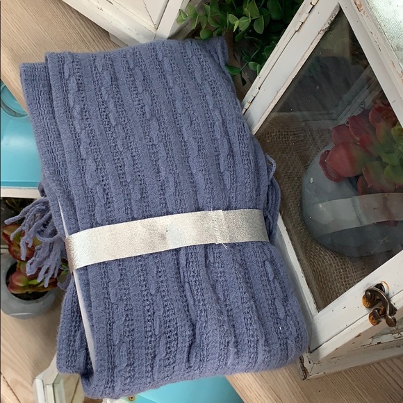 Scarf and glove set - Picture 4 of 4